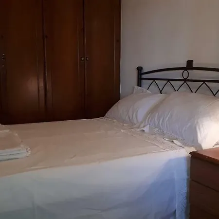 100m From The Sea بحيرة فولياغميني